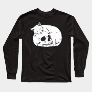 Cat sleeping on skull Long Sleeve T-Shirt